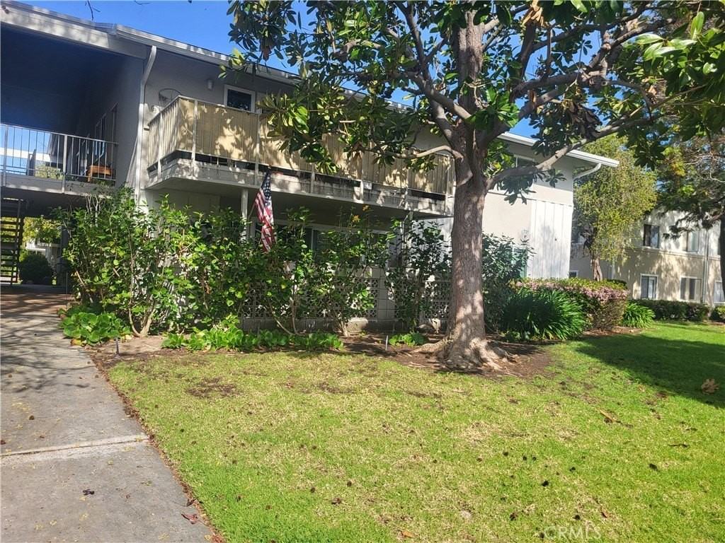 731 Avenida Majorca #Q - Photo 3 of 3