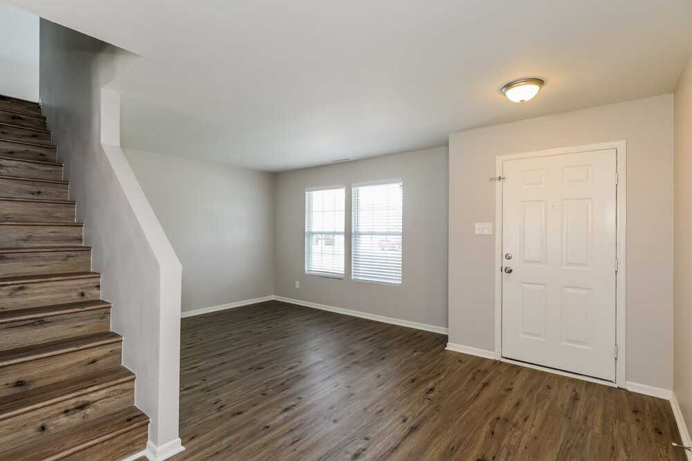 275 Ranlo Ave - Photo 5 of 17