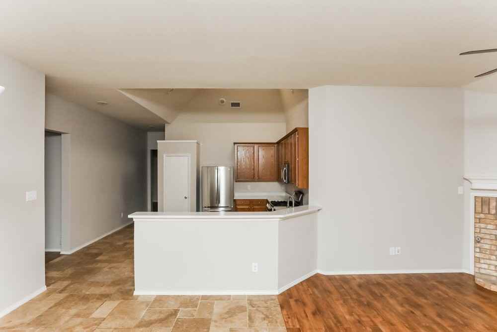 501 Branch St - Photo 5 of 16