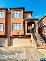 featured image of 229 E Columbia Ave