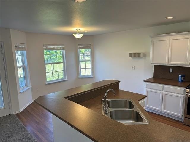 623 N Division St - Photo 3 of 23