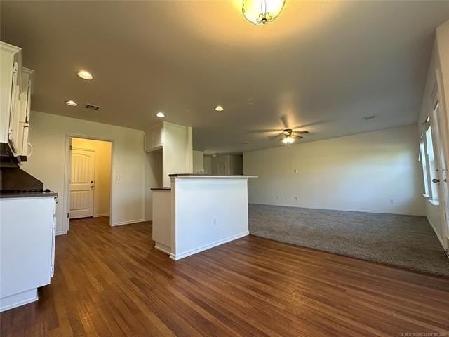 623 N Division St - Photo 6 of 23