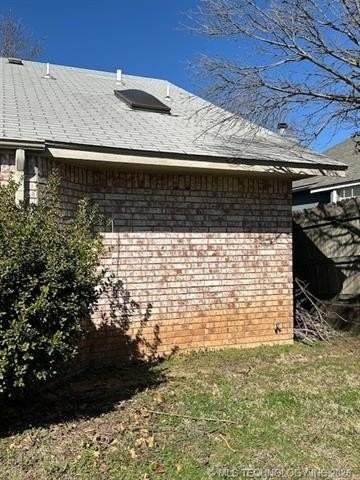 9020 E 95th St - Photo 2 of 27