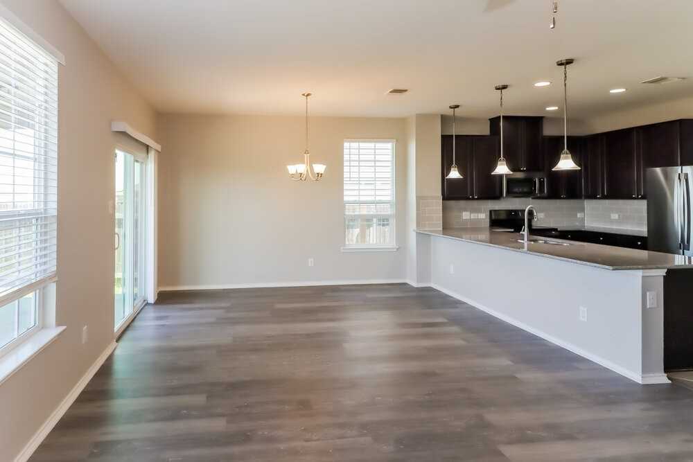 124 Carrington St - Photo 5 of 16