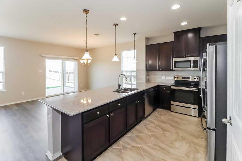 124 Carrington St - Photo 7 of 16