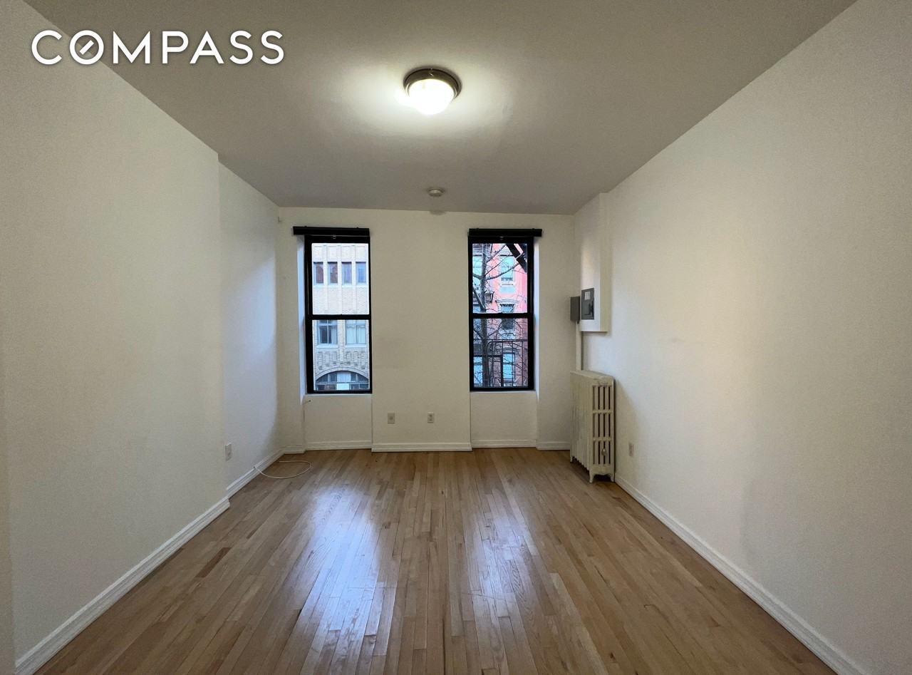 446 W 46th St #5 - Photo 3 of 15