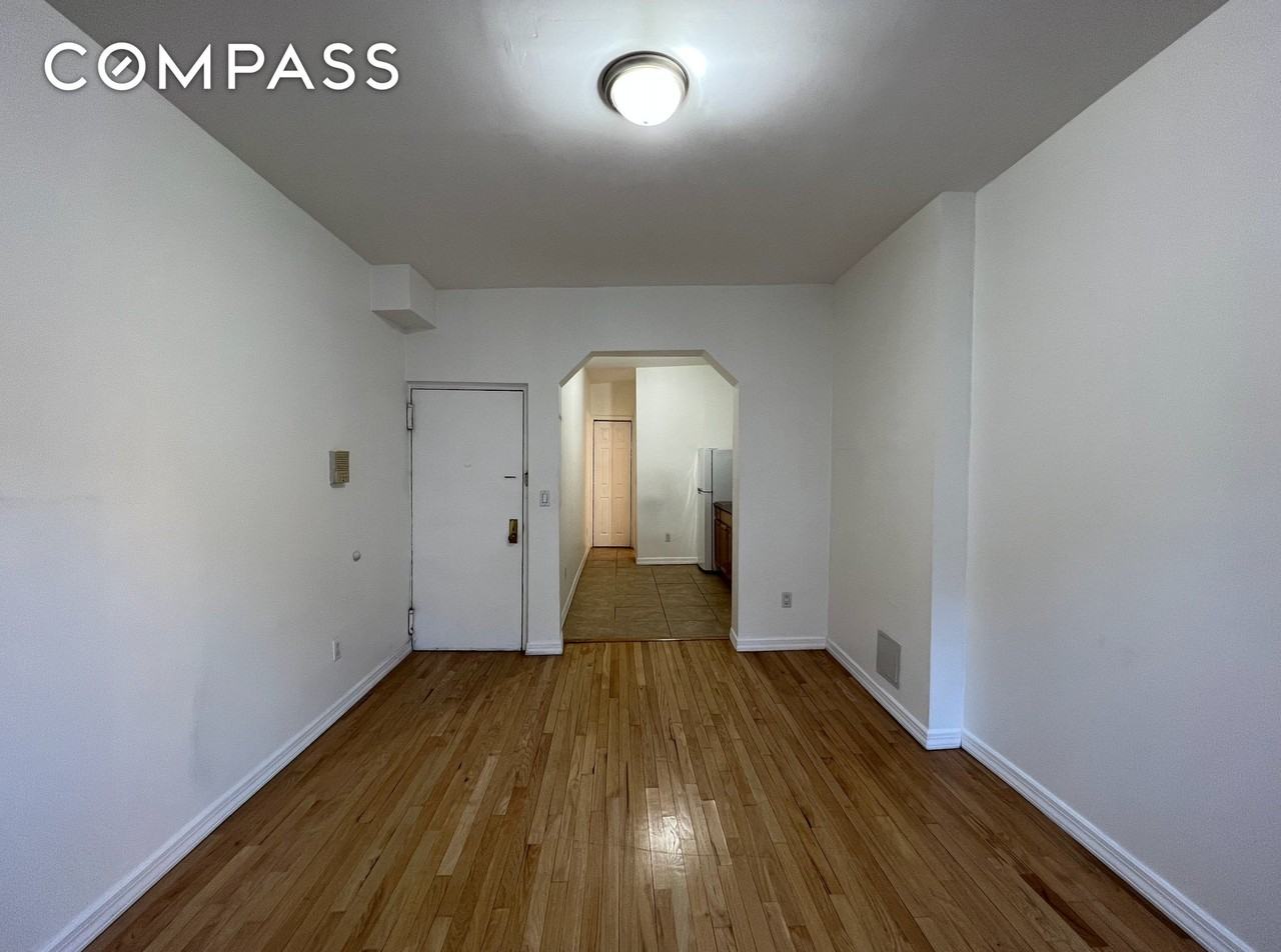 446 W 46th St #5 - Photo 4 of 15