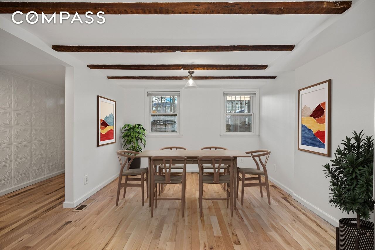 137 Bedford Ave - Photo 3 of 13