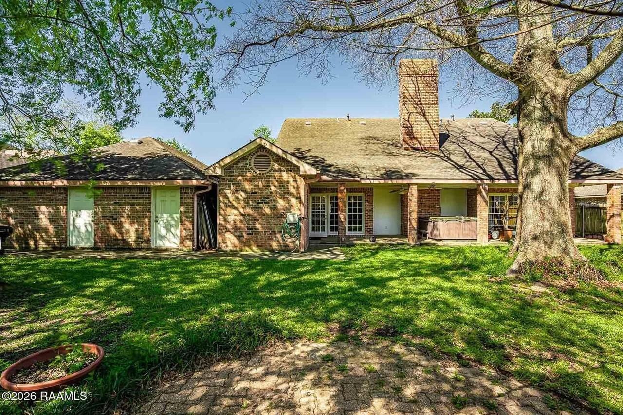 110 Rimwood Ave - Photo 2 of 23