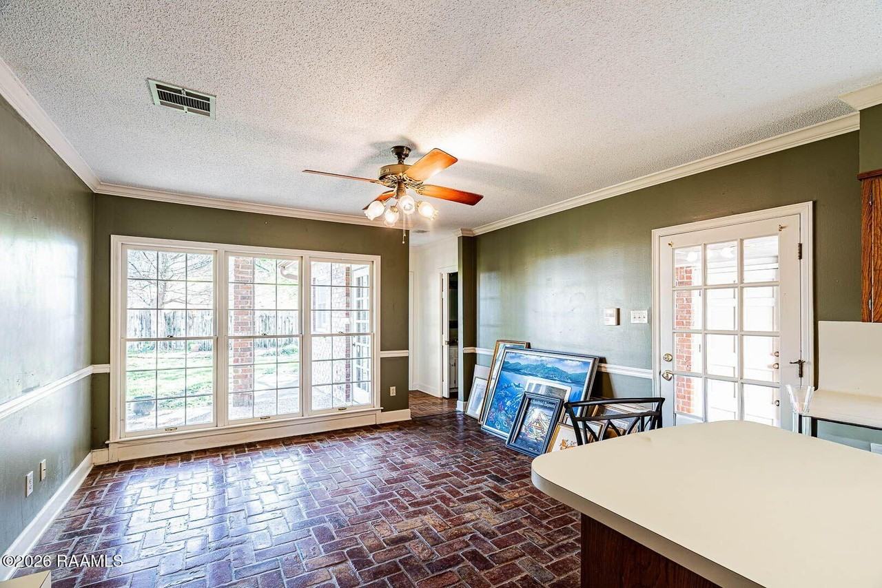 110 Rimwood Ave - Photo 4 of 23