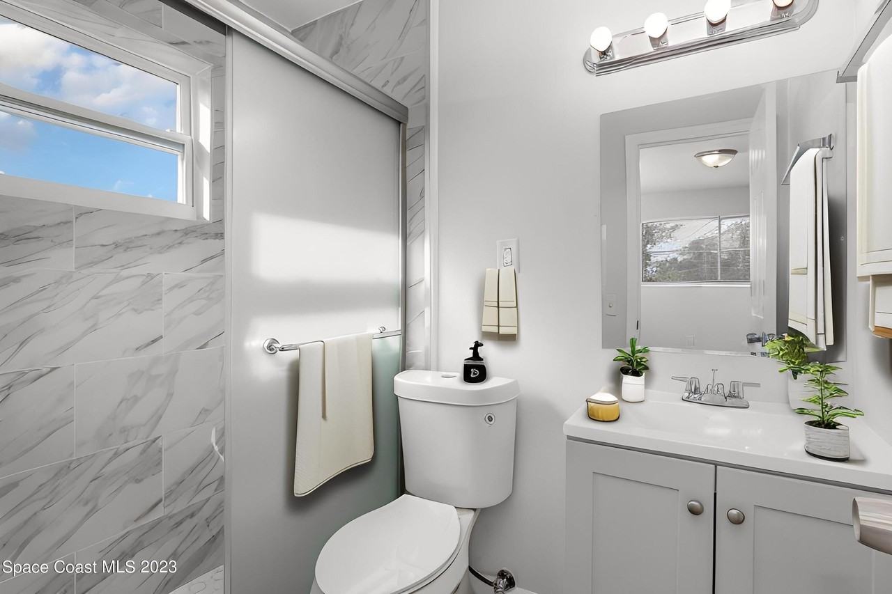 115 W Seminole Ave #103 - Photo 5 of 30