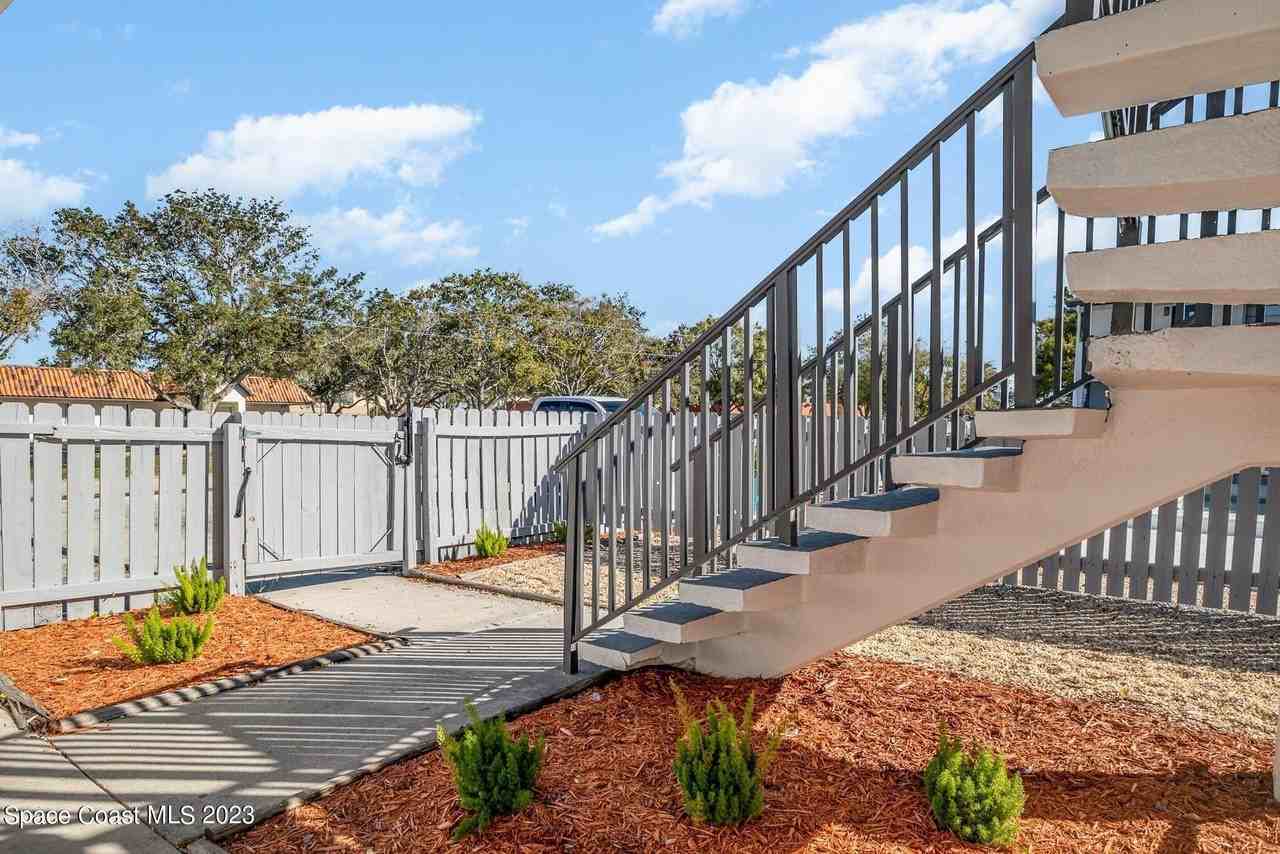 115 W Seminole Ave #103 - Photo 7 of 30