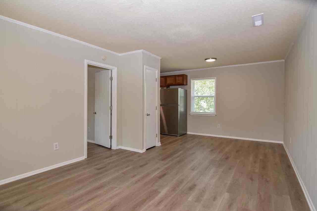 1731 West Avalon Circle #D - Photo 2 of 6