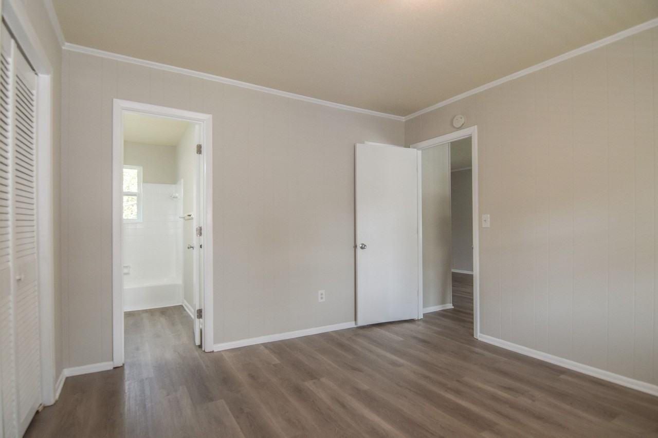 1731 West Avalon Circle #D - Photo 4 of 6