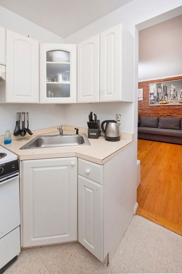 333 E 95th St #1032055P - Photo 6 of 15