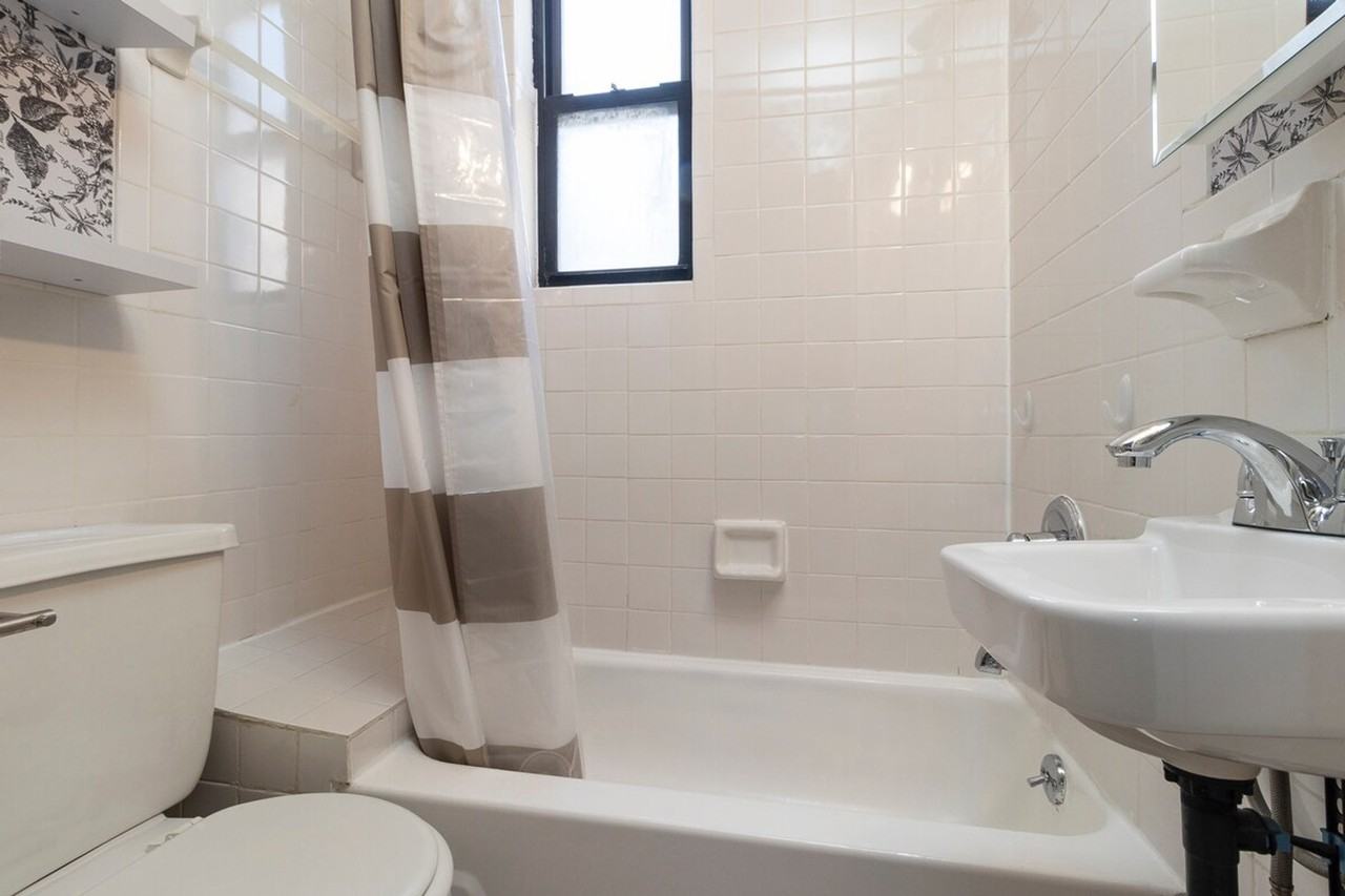 319 E 95th St #1032029P - Photo 5 of 29