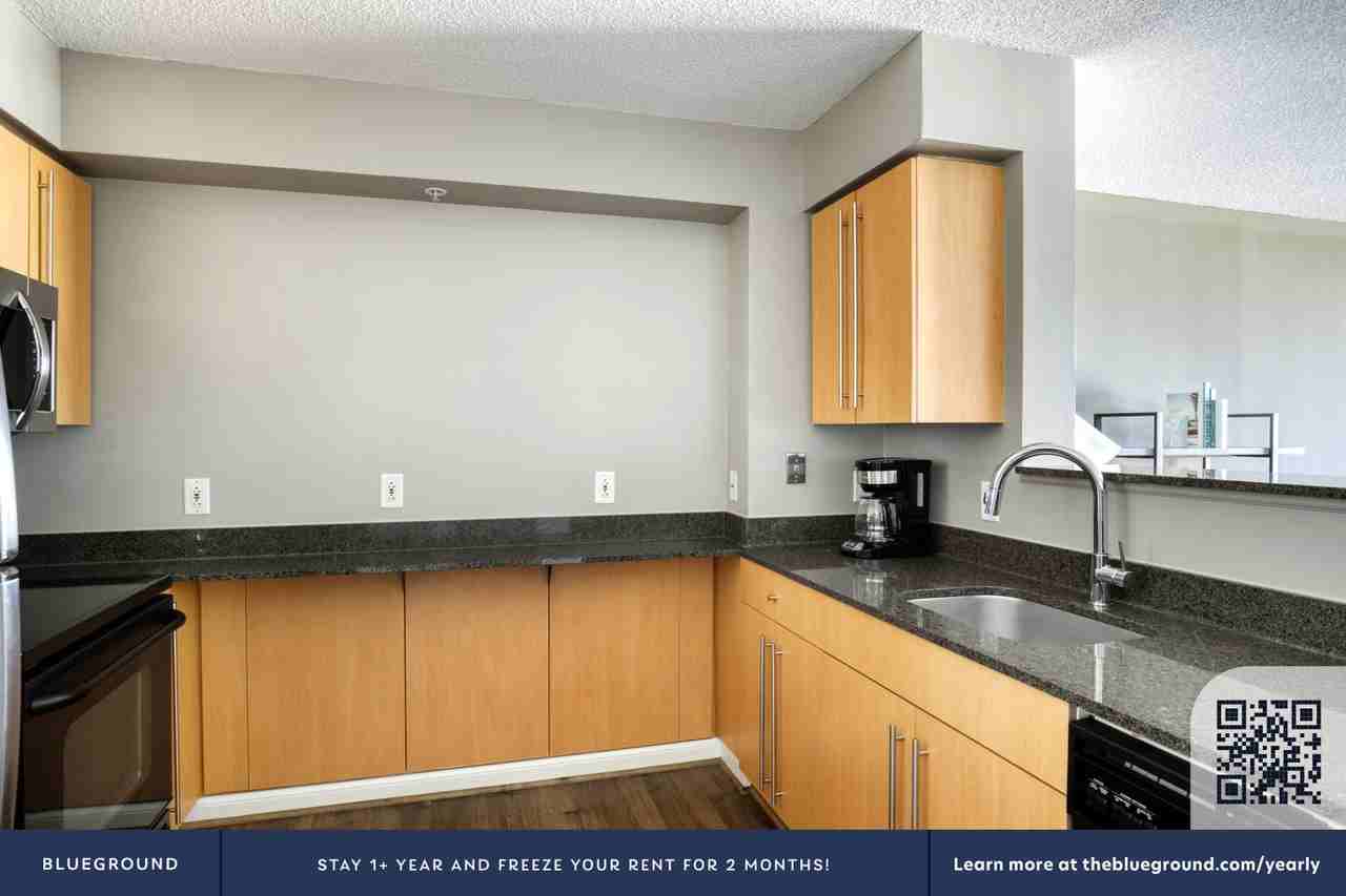 4835 Cordell Avenue - Photo 7 of 50