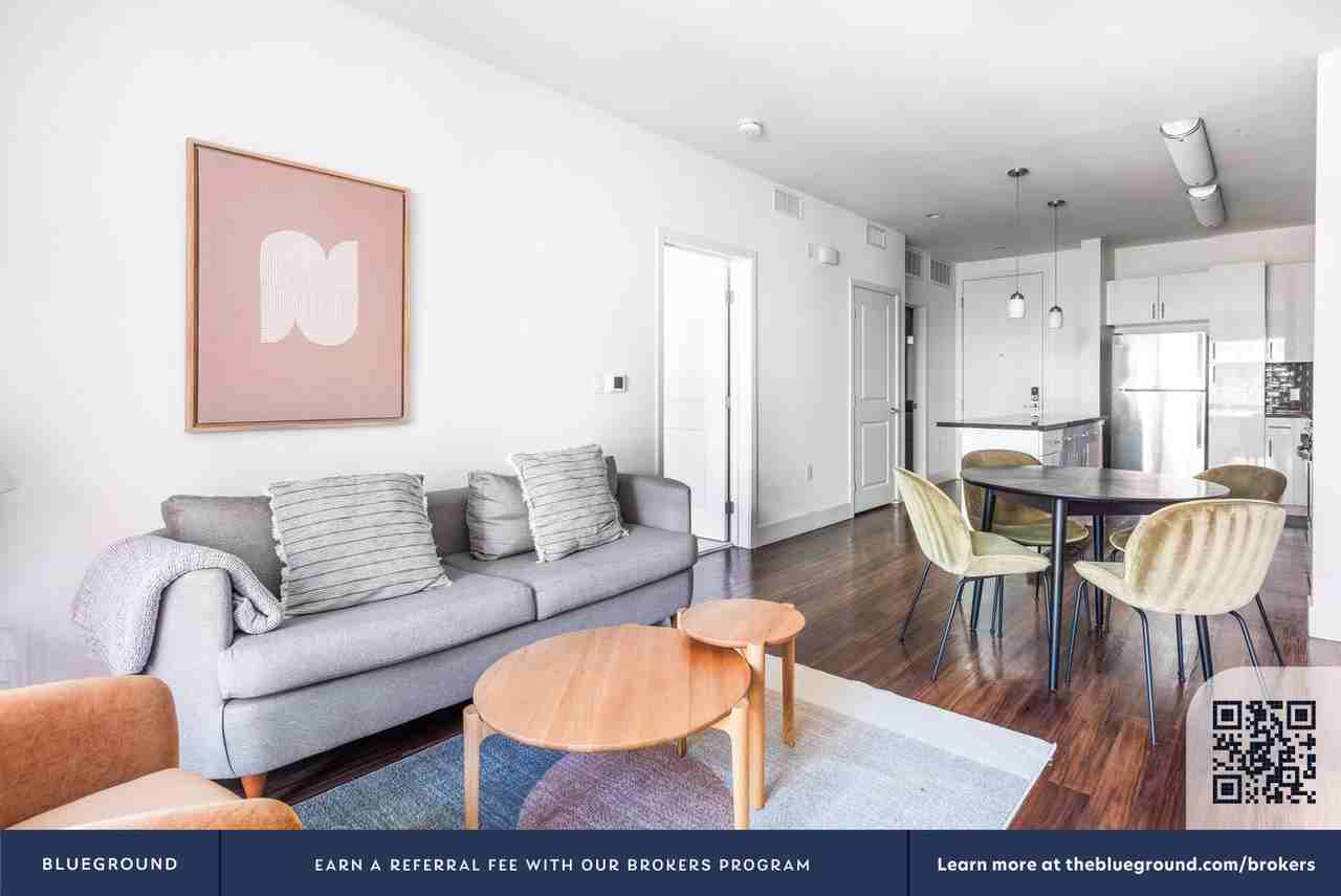 Vistamont Dr #1735 - Photo 4 of 32