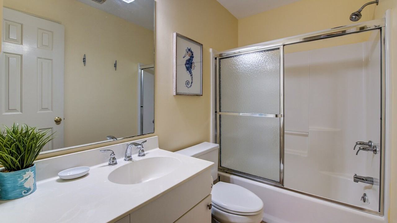 14 Stillwood Dr #1253410P - Photo 7 of 23