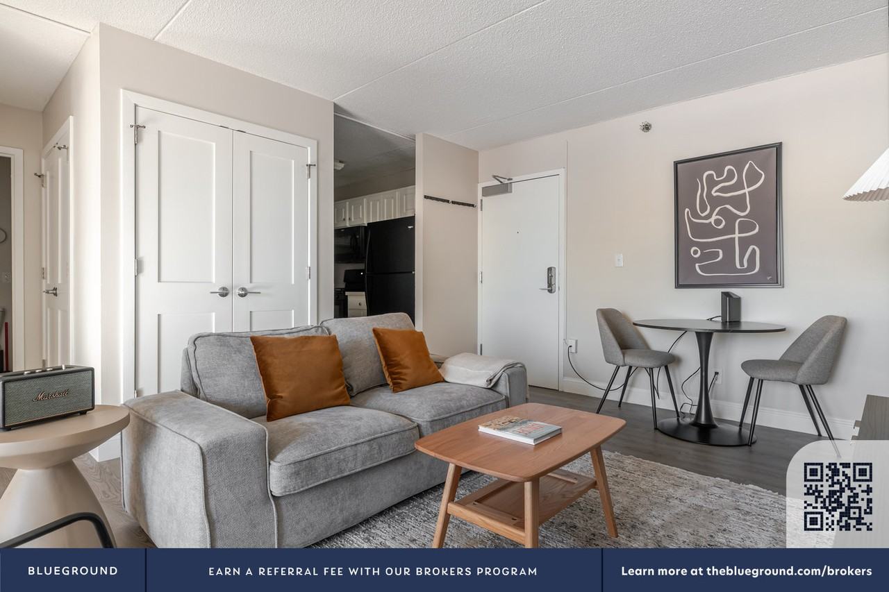 812 Memorial Dr #1269 - Photo 4 of 30