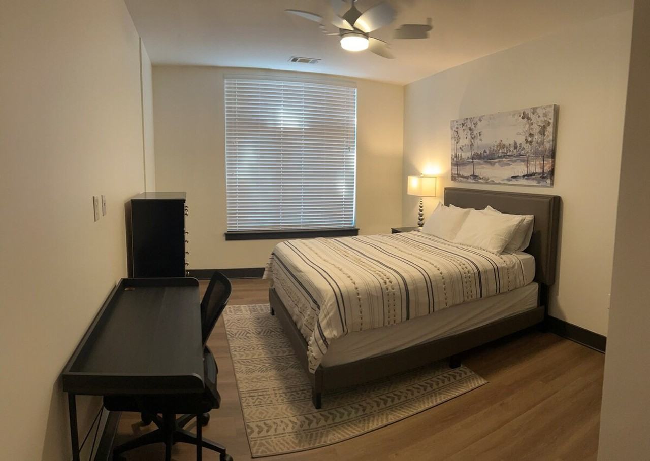 539 W Trade St #1344164P - Photo 4 of 27