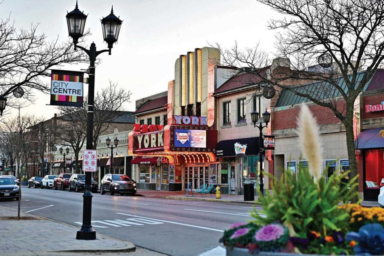 255 N Addison Ave #1366993P - Photo 7 of 47