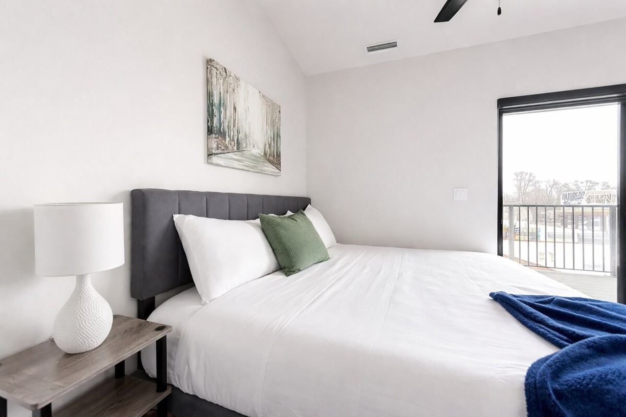 206 N 48th St #1464881P - Photo 3 of 18