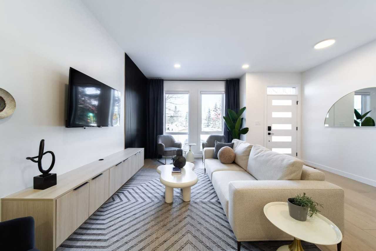 10749 73 Ave Nw #1468026P - Photo 2 of 50