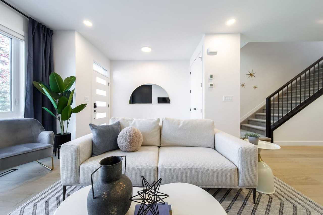 10749 73 Ave Nw #1468026P - Photo 3 of 50