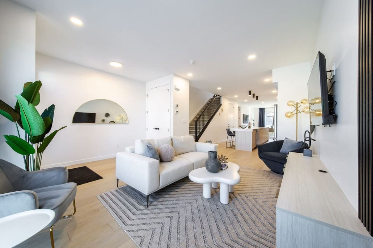 10749 73 Ave Nw #1468026P - Photo 4 of 50