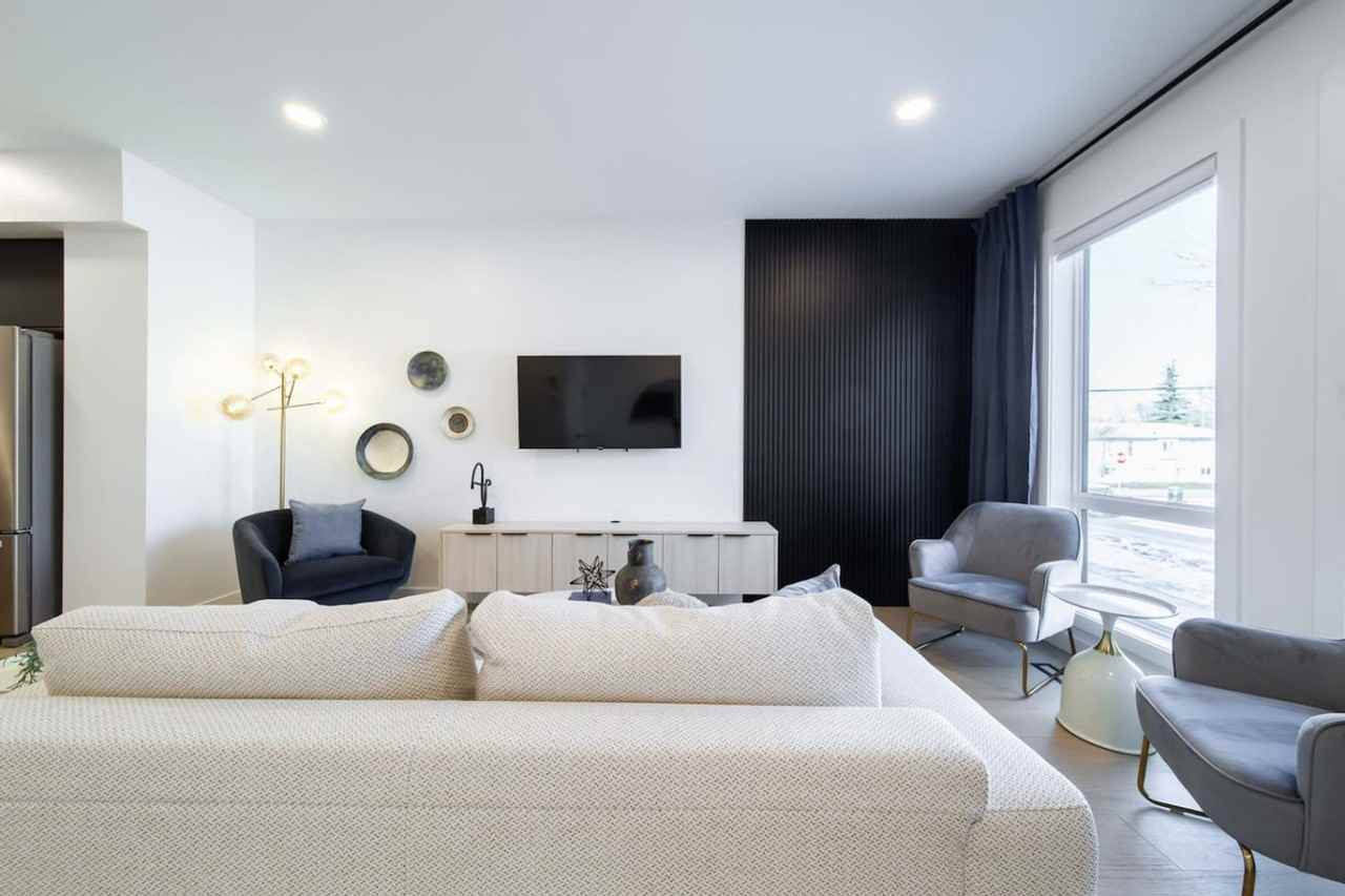 10749 73 Ave Nw #1468026P - Photo 7 of 50