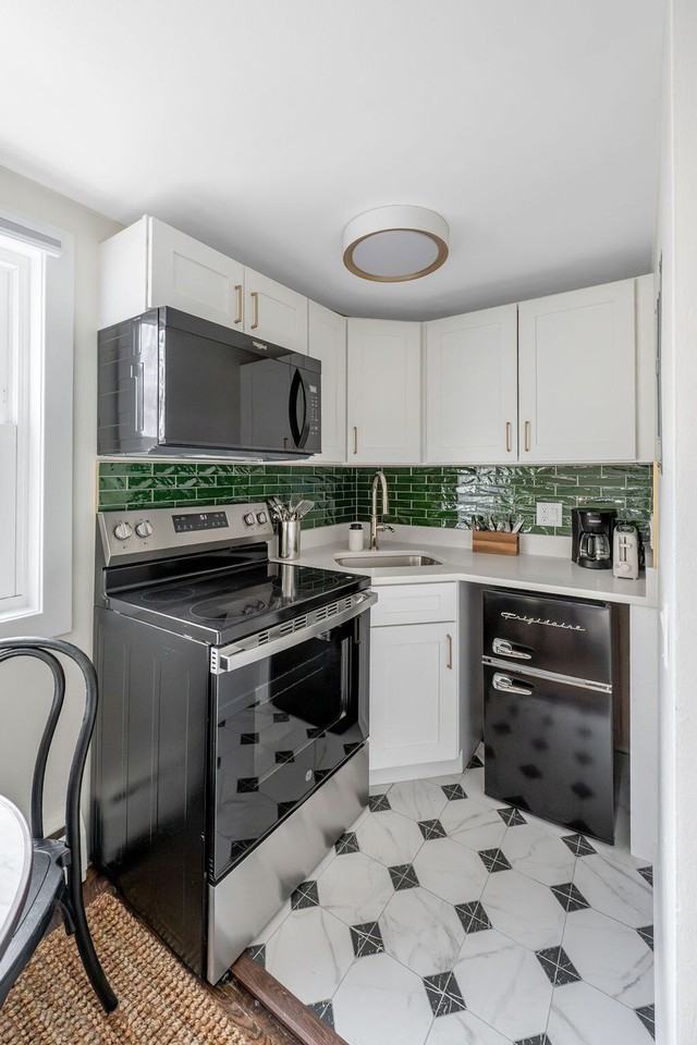 113 S Henry St #1468341P - Photo 2 of 12