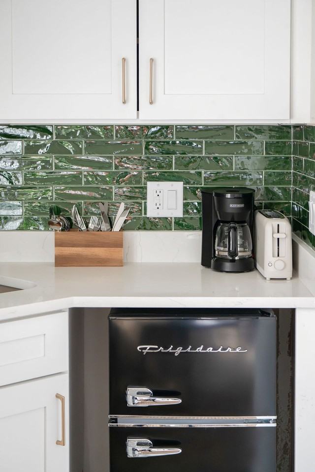 113 S Henry St #1468341P - Photo 4 of 12