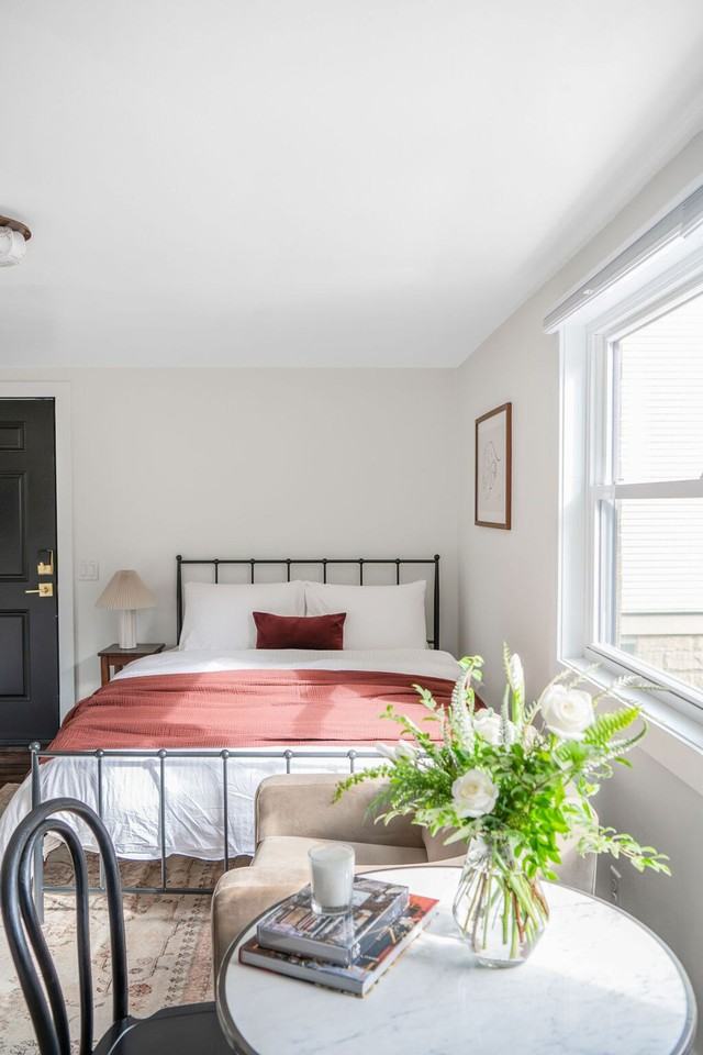 113 S Henry St #1468341P - Photo 2 of 12