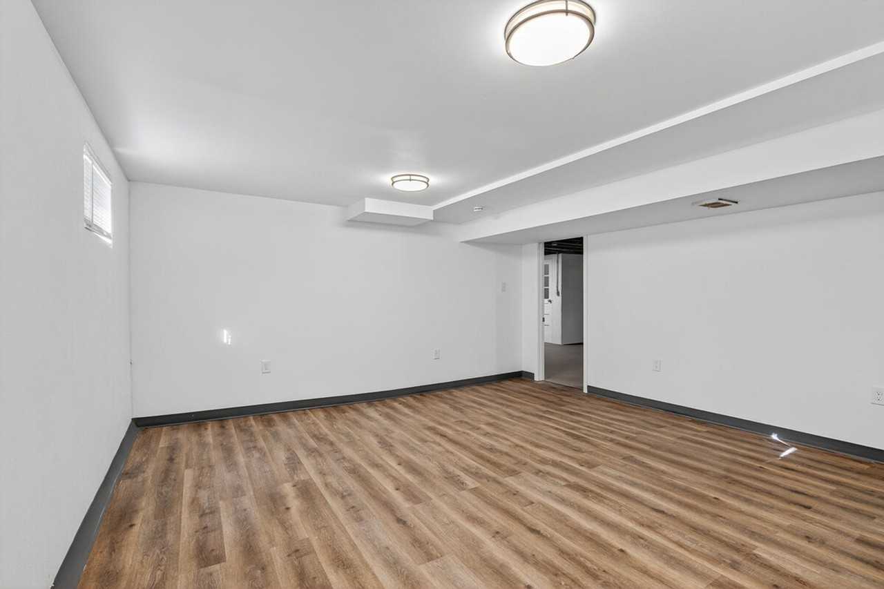 1415 Lindsay Ln #1472900P - Photo 3 of 45