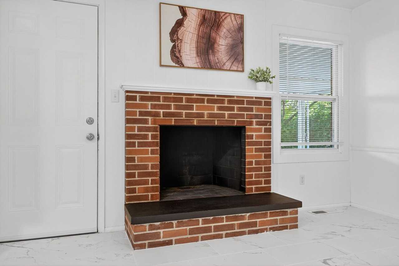 1415 Lindsay Ln #1472900P - Photo 5 of 45