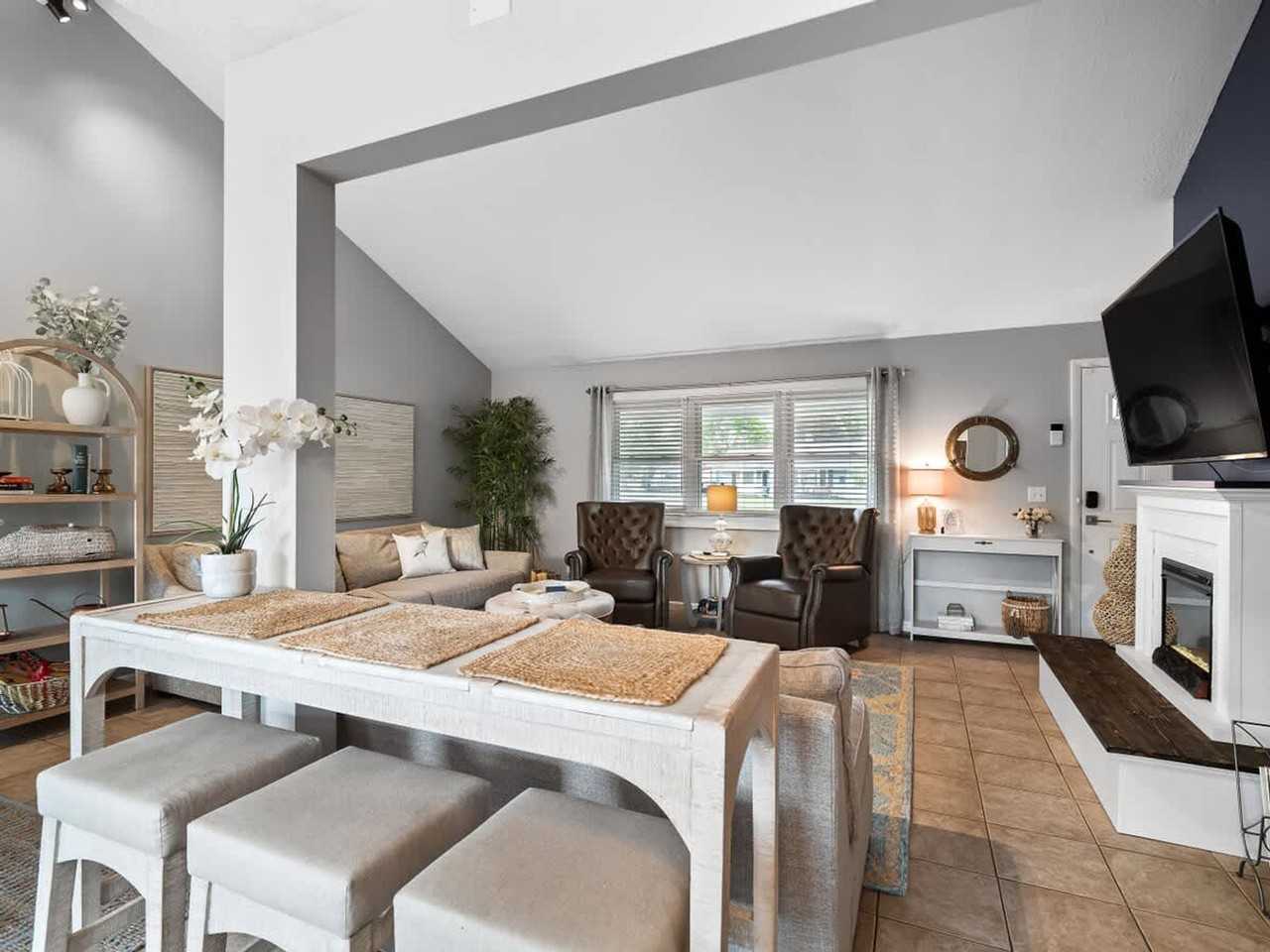 126 Beachwood Ave #1496069P - Photo 4 of 44