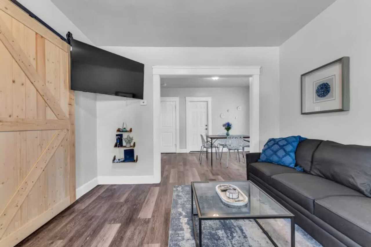 1817 Mayview Ave #1496054P - Photo 3 of 18