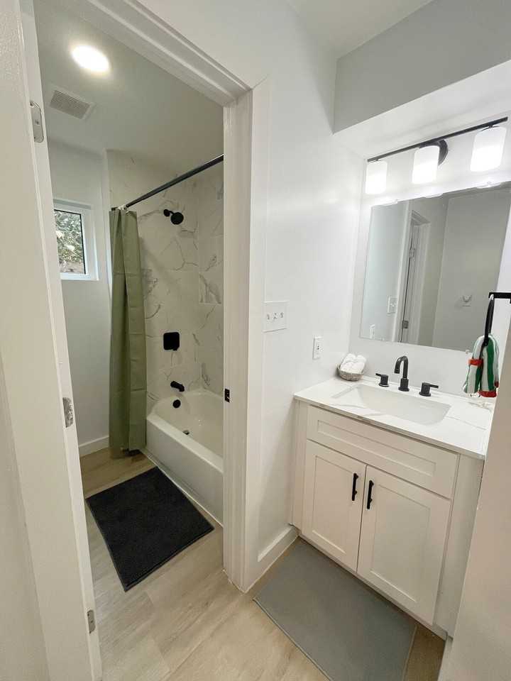 6810 Lexington Rd #1497888P - Photo 3 of 10