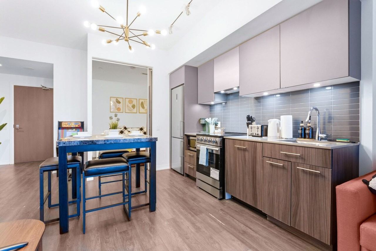 186 Jarvis St #1500036P - Photo 5 of 40