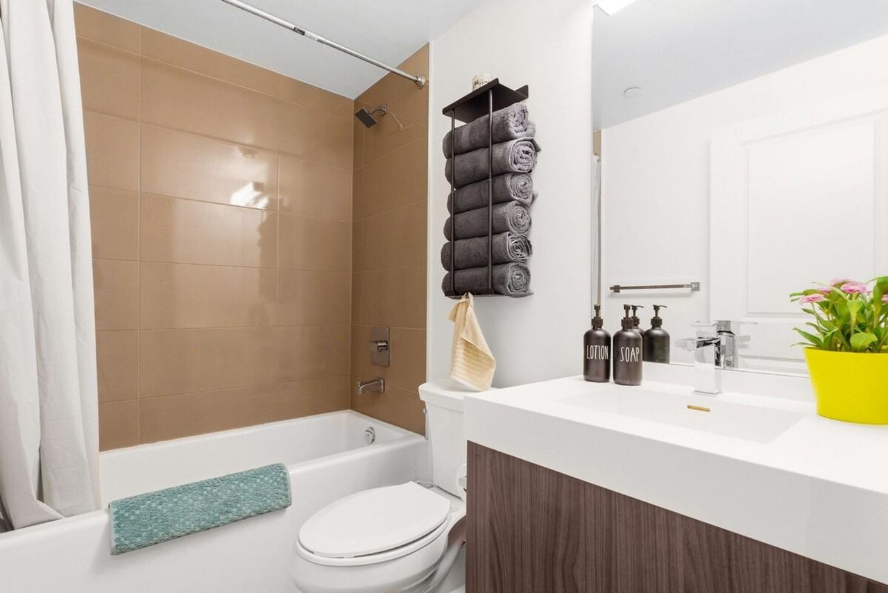 186 Jarvis St #1500036P - Photo 5 of 40