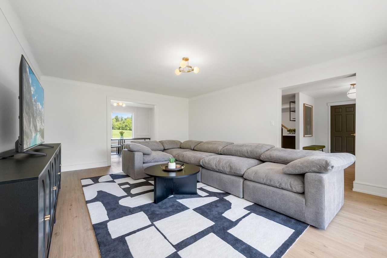 13 Hickory Ave #1497908P - Photo 3 of 38