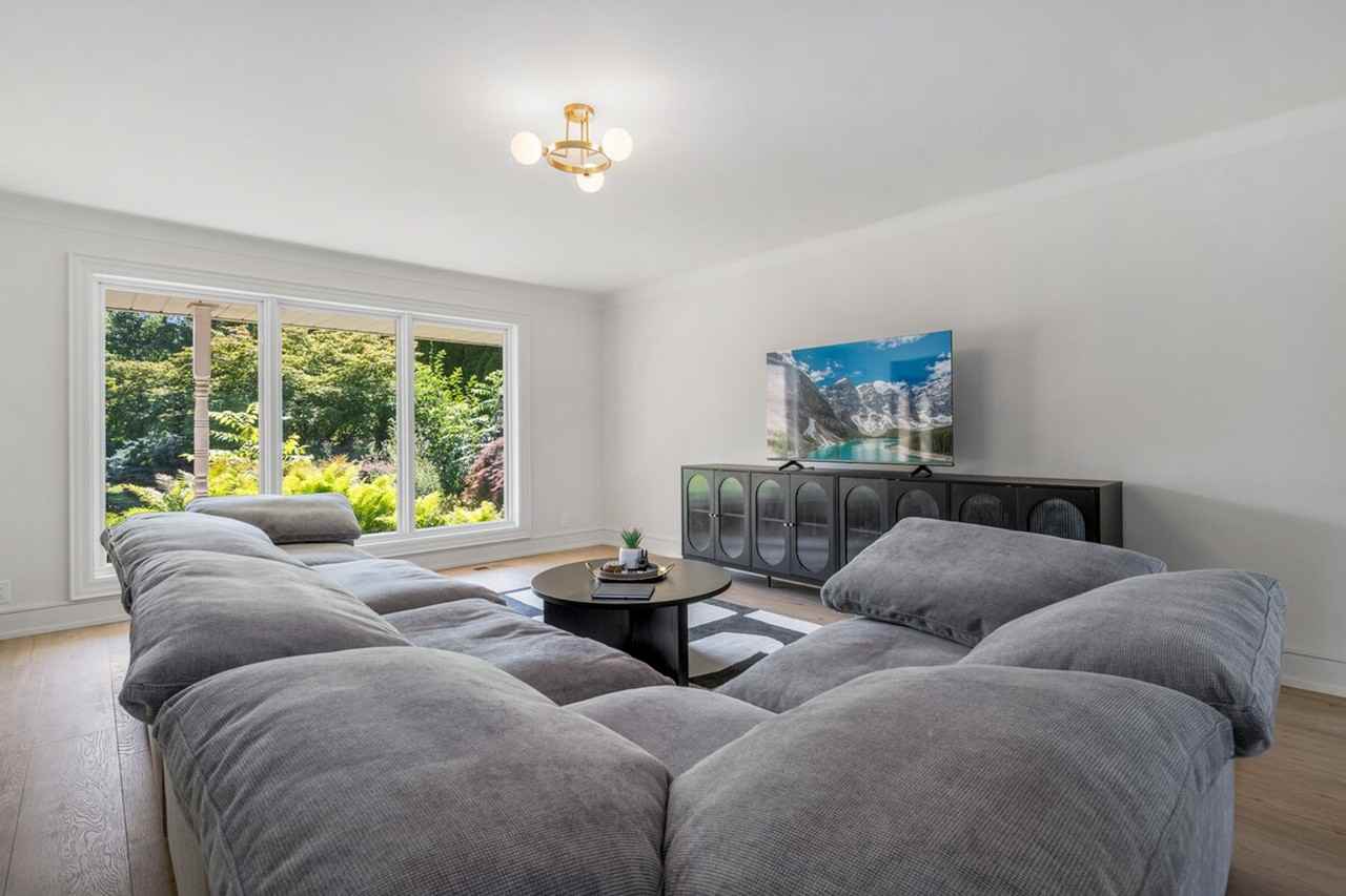 13 Hickory Ave #1497908P - Photo 4 of 38