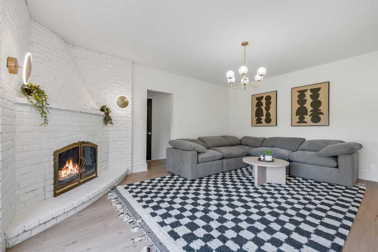 13 Hickory Ave #1497908P - Photo 5 of 38