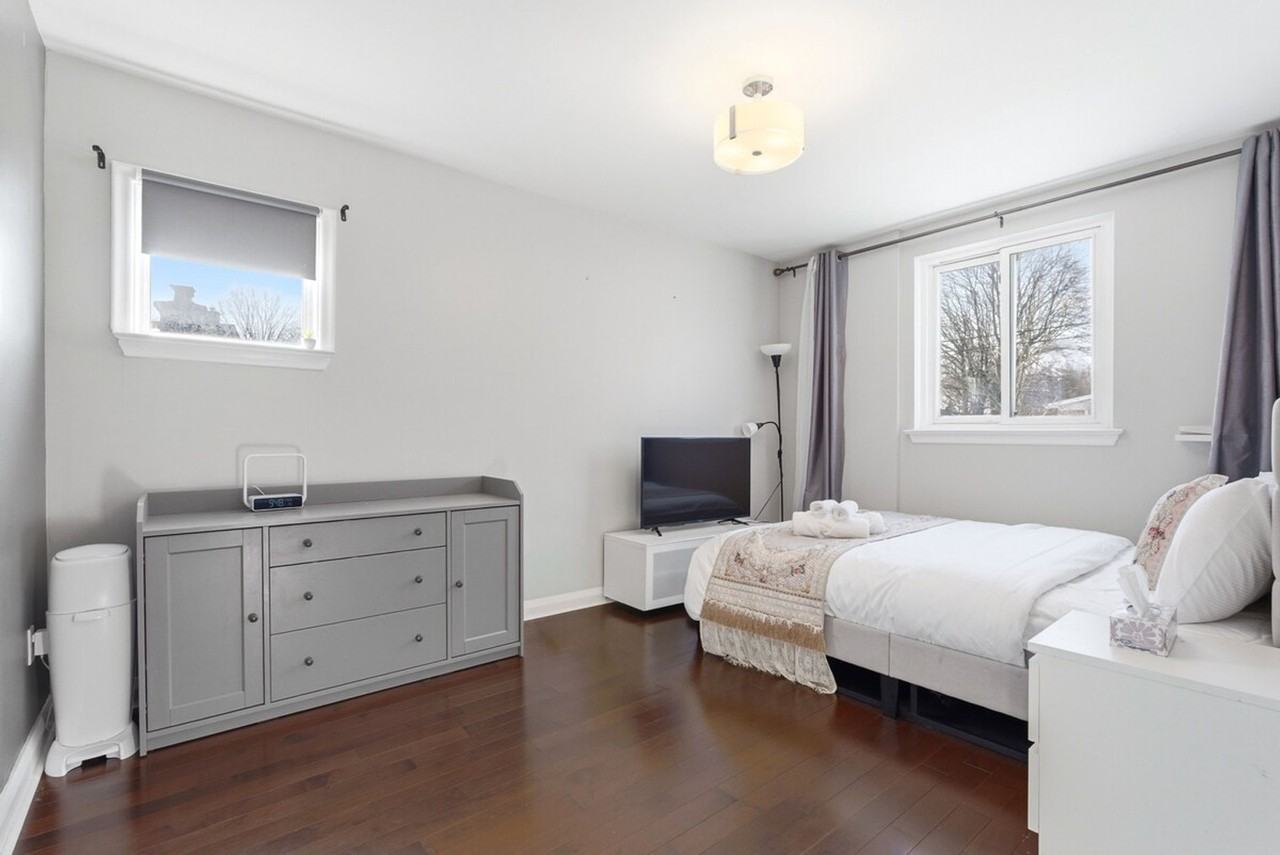 3210 Lawrence Ave E #1501597P - Photo 4 of 50