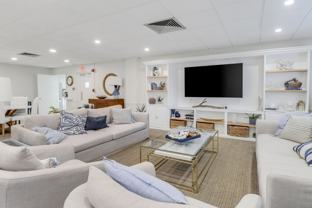 220 Seaview Ct - Photo 1 of 1