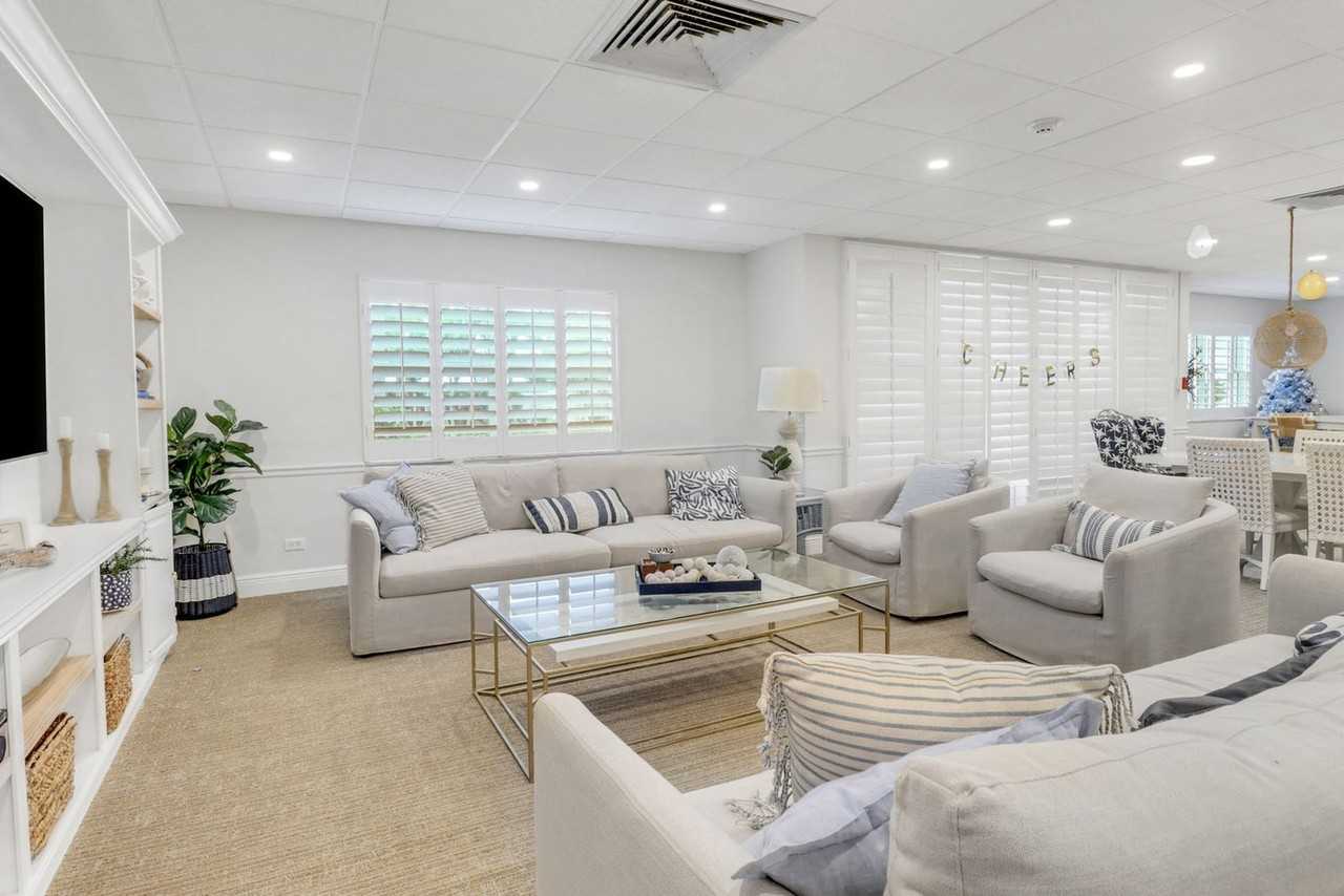 220 Seaview Ct #1502607P - Photo 2 of 42