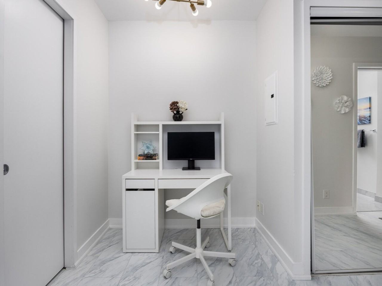 222 Bremner Blvd #1502598P - Photo 6 of 18