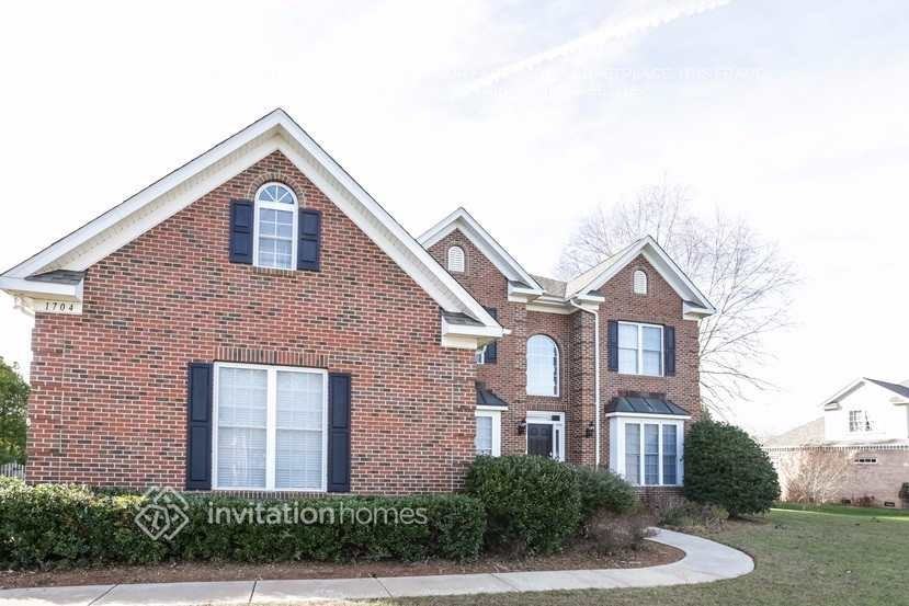 1704 Crestgate Dr - Photo 2 of 22