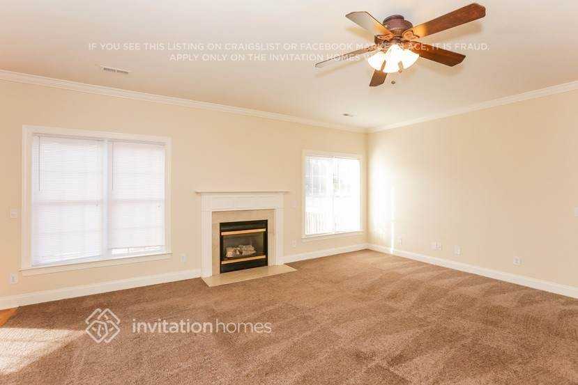 1704 Crestgate Dr - Photo 4 of 22